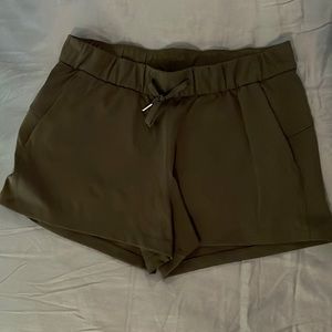 Black Lululemon short